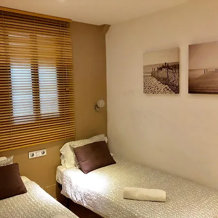 Nou Rambla 3 Bedroom Apartamento *