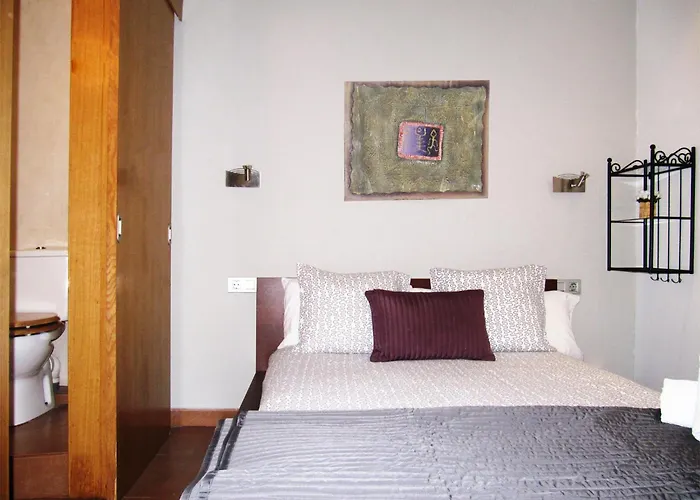Nou Rambla 3 Bedroom Appartamento Barcellona
